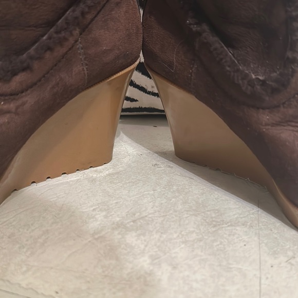 Gucci Merino Lambskin Shearling Wedge Boots w/FUR  size 6 1/2 B - Picture 6 of 17